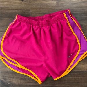Nike Women’s Shorts Size Medium